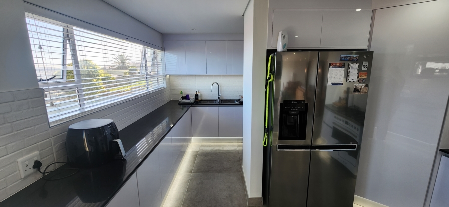 3 Bedroom Property for Sale in Dana Bay Western Cape